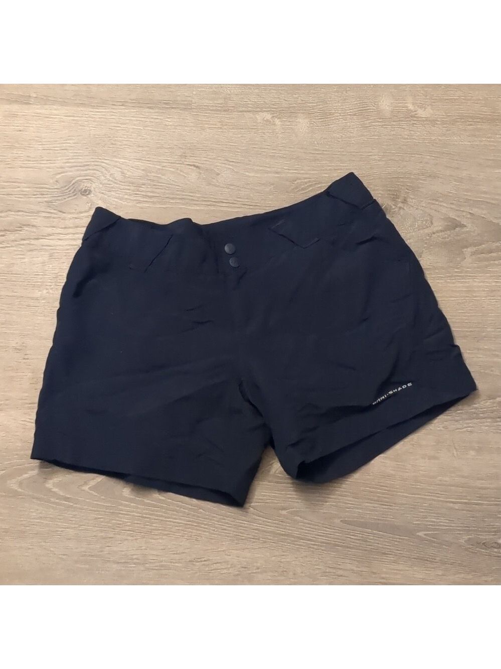 Columbia navy blue performance fishing gear shorts size medium